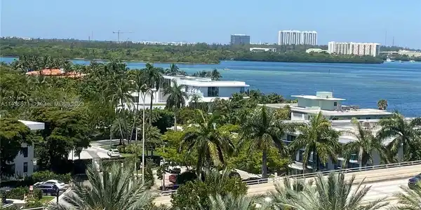 10275 Collins Ave Unit 728