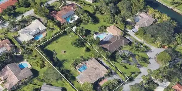 11100 SW 74th Ct