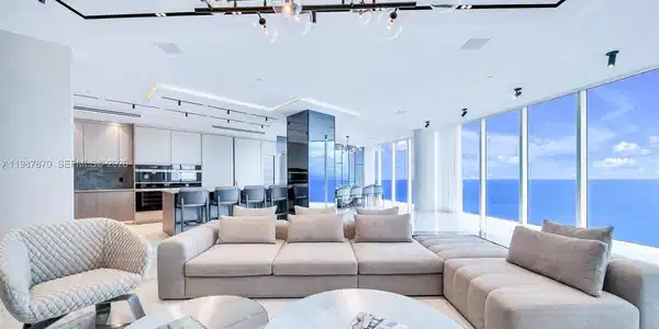 2711 S Ocean Dr