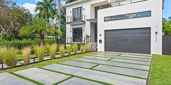 7801 Miami View Dr