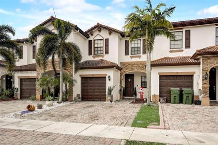 350 NE 37th Pl