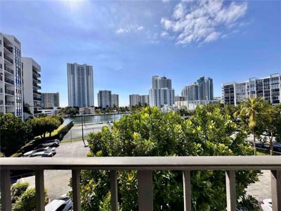 1000 Parkview Dr