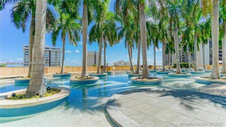 1425 Brickell Ave