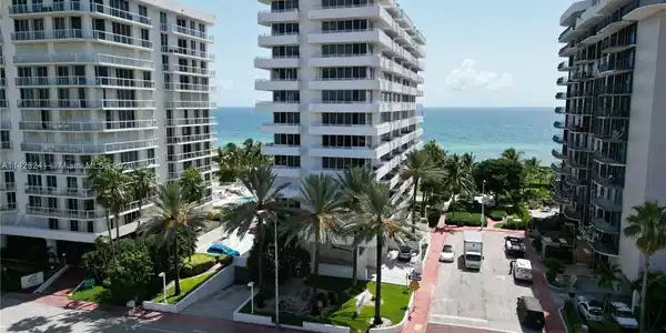 8911 Collins Ave
