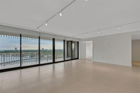 3 Grove Isle Dr