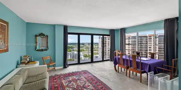 11111 Biscayne Blvd