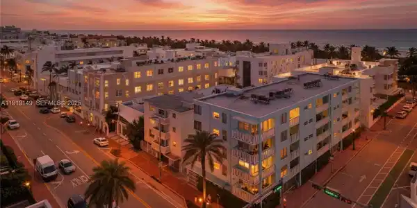 701 Collins Ave
