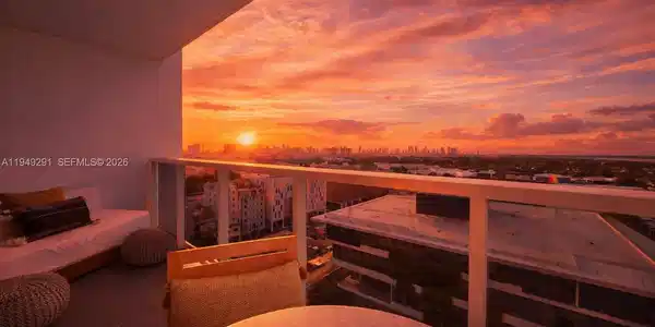 2301 Collins Ave