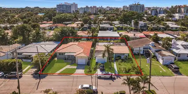 9348/9356 Byron Ave