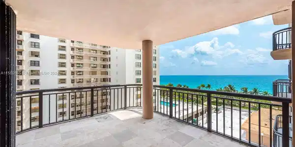 10175 Collins Ave