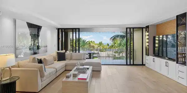 1 Grove Isle Dr