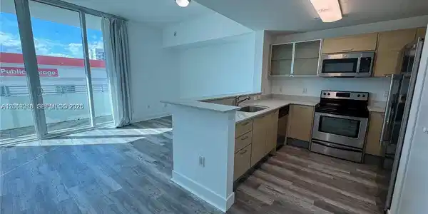 350 NE 24th St