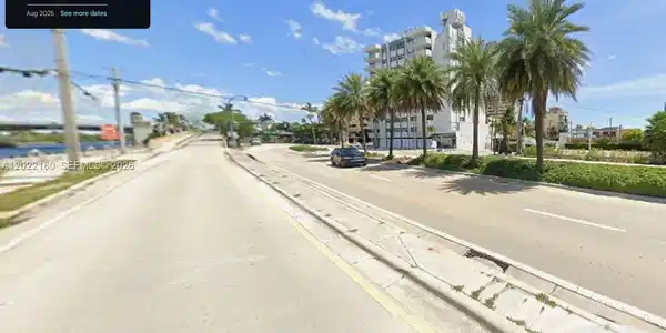 211 S Ocean Dr