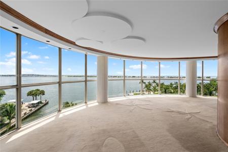 2025 Brickell Ave