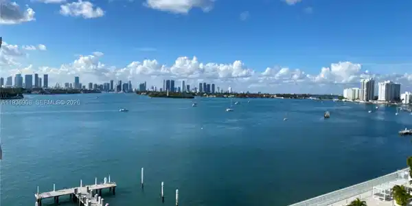 1000 West Ave