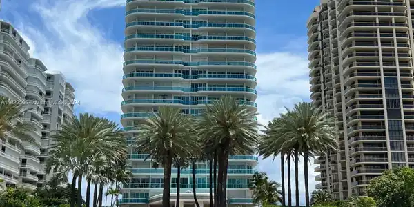 10101 Collins Ave