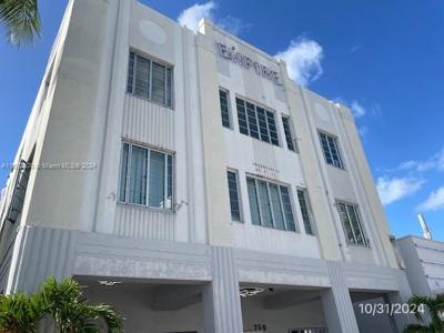 750 Collins Ave
