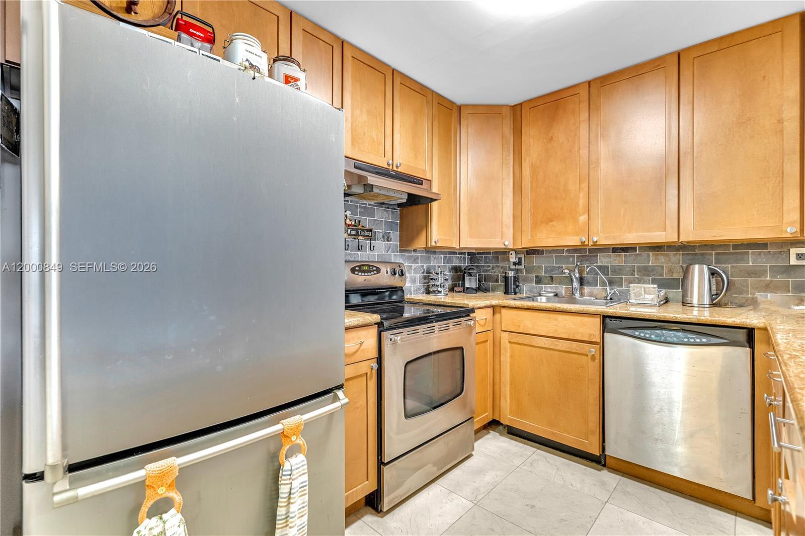 Image 2: other Kitchen