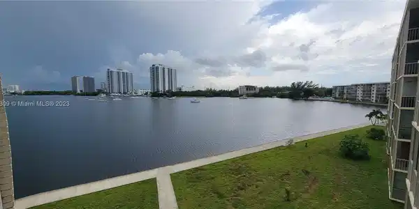 2920 Point East Dr Unit N403