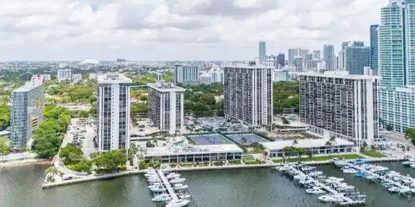 1915 Brickell Ave