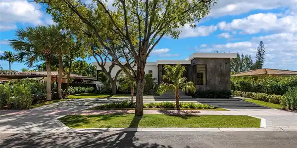 270 N Shore Dr