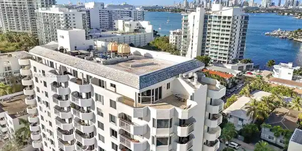 1621 Bay Rd