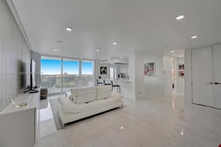 2715 N Ocean Blvd