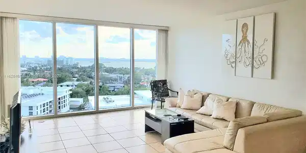 10275 Collins Ave