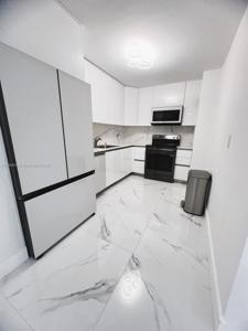 20100 W Country Club Dr