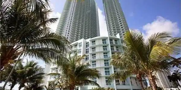 1900 N Bayshore Dr