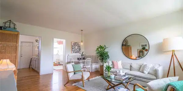 1255 Marseille Dr