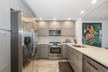 401 NE 14th Ave