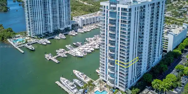 17301 Biscayne Blvd
