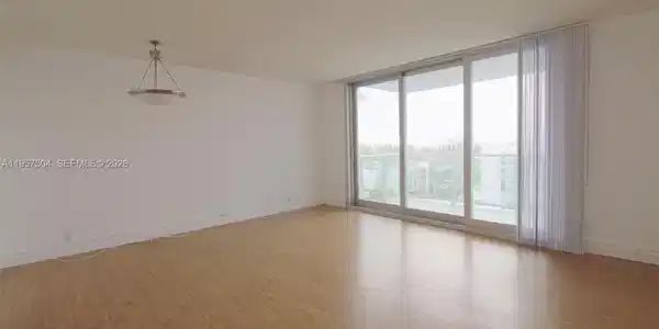 1000 West Ave