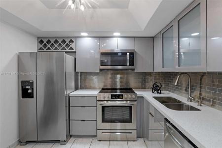 1623 Collins Ave