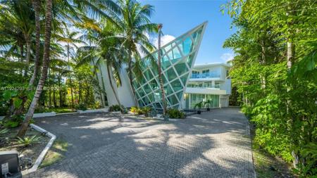 480 Ocean Blvd