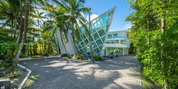 480 Ocean Blvd