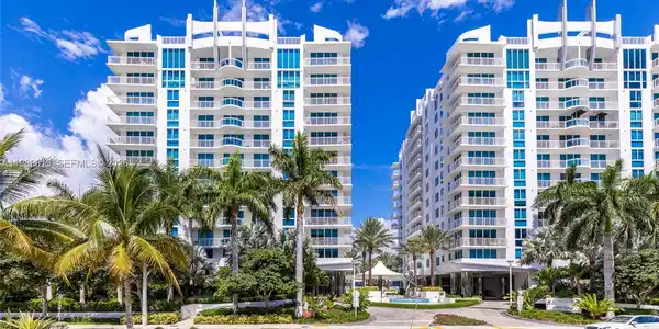 2821 N Ocean Blvd