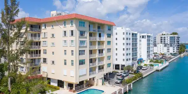 9341 E Bay Harbor Dr