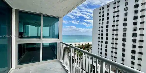 2655 Collins Ave