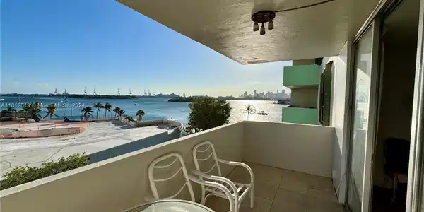 5 Island Ave