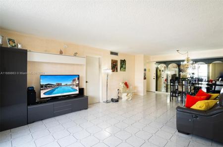 1833 S Ocean Dr