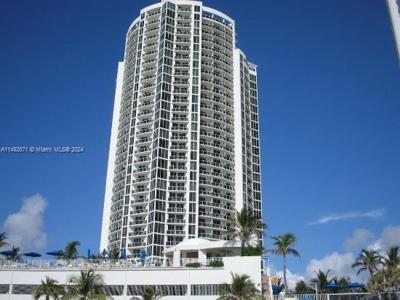 18001 Collins Ave