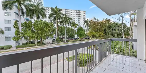 833 West Ave