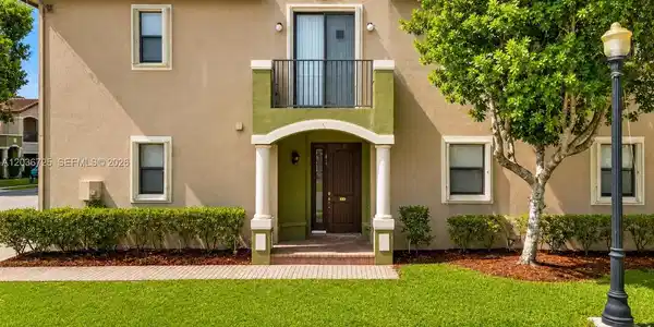 678 NE 33rd Ter