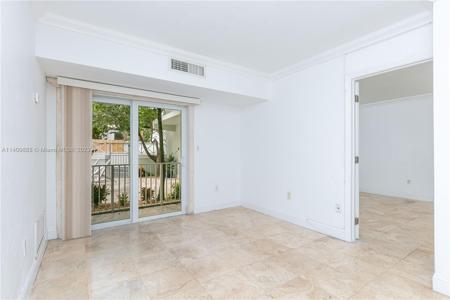 300 Sunrise Dr Unit 1J