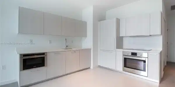 501 NE 31st St Unit 210