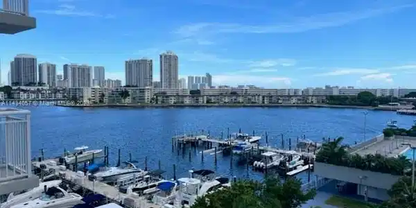 18081 Biscayne Blvd