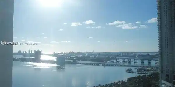 2020 N Bayshore Dr