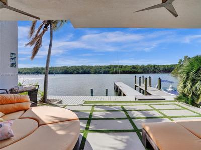 450 W poinciana island